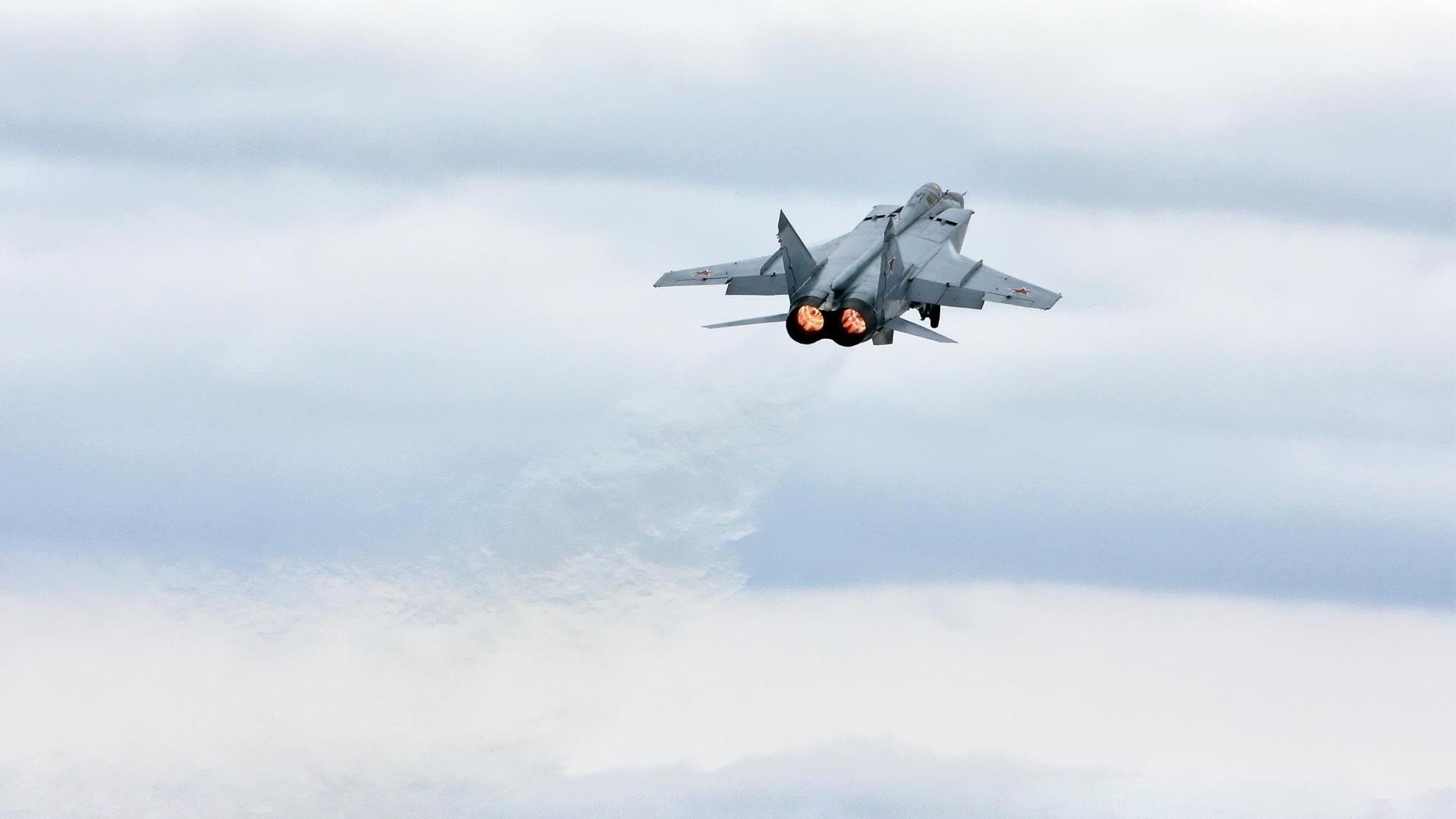 _海底潜行冲浪：深海速度的全新探索_，海底潜水视频